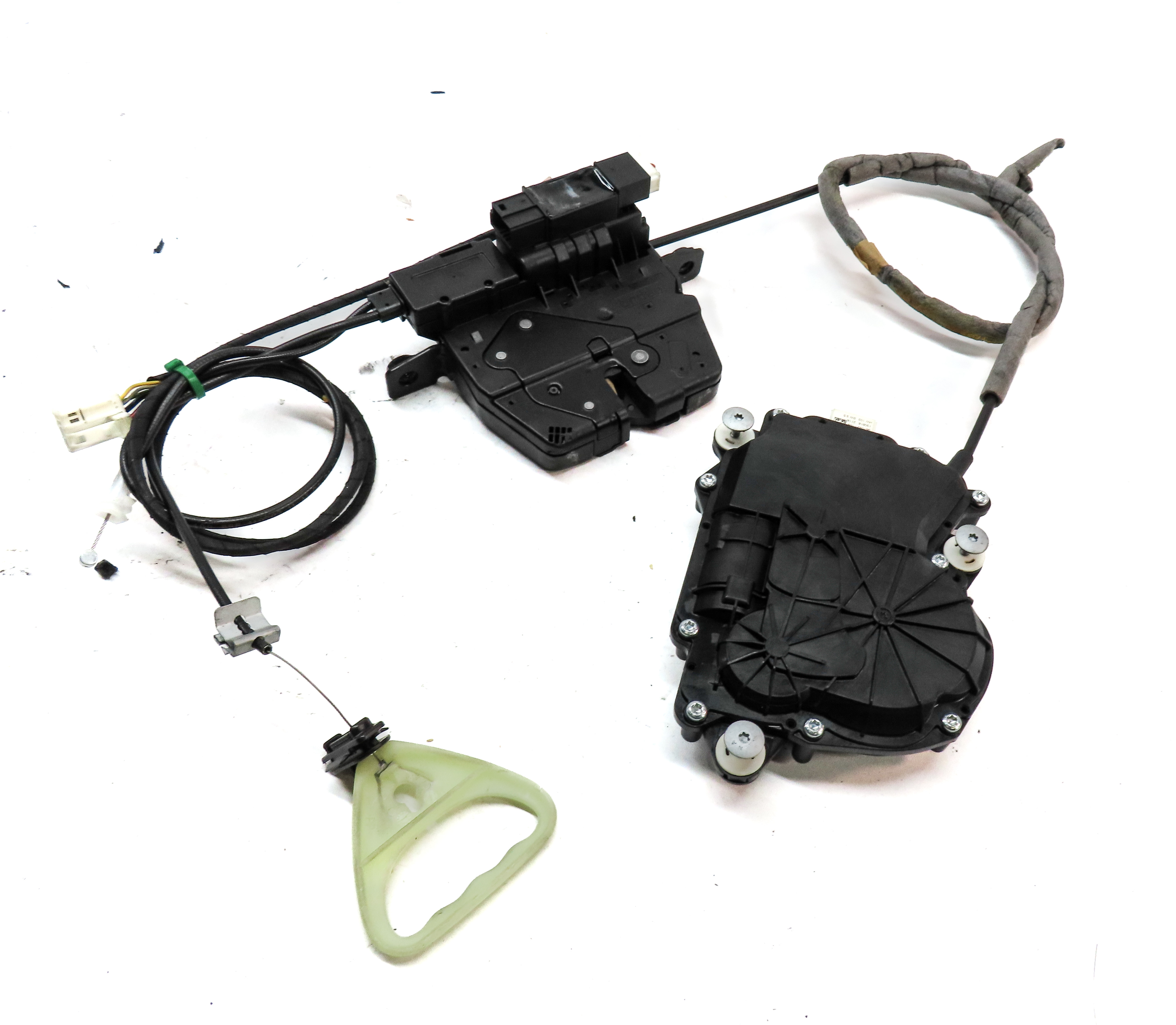 14 BMW 750Li (F01) TRUNK LID LOCK LATCH ACTUATOR w/SOFT CLOSE EMERGENCY RELEASE — exact item pictured